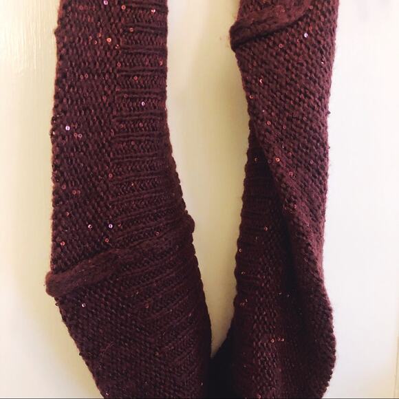H&M Red Sparkle Infinity Circle Scarf - Picture 5 of 7